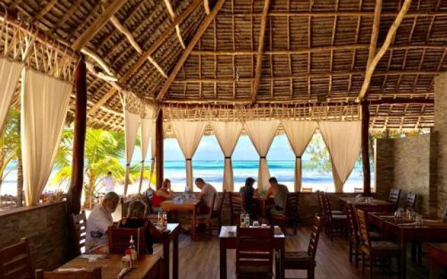 White Dream Lodge & Restaurant