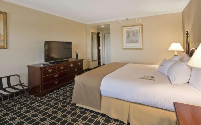 DoubleTree by Hilton Fort Lee - George Washington Bridge