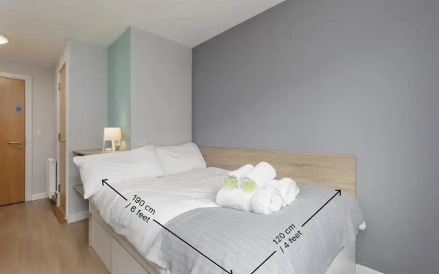 JOIVY Affordable Edinburgh - Adults only