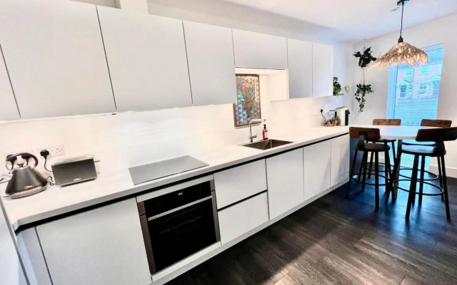 Warm, cosy apartment sleeps 4