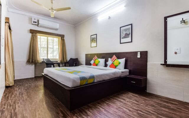 OYO Home 11874 Cozy 3BHK Goverdhan Villas