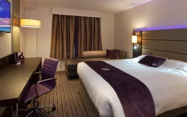 Premier Inn Bedford South (a421)