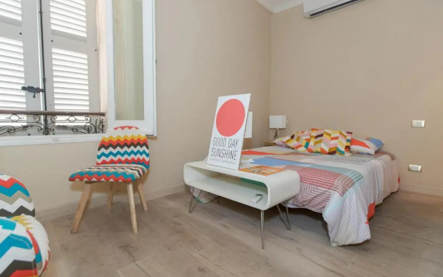 RARE: 110m² climatisés avec terrasse. 2 Chambres