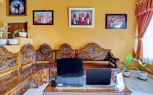 OYO 90454 Adinda Homestay Cibodas Lembang