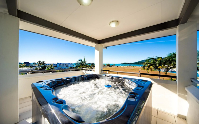 Portside Whitsunday Hotel