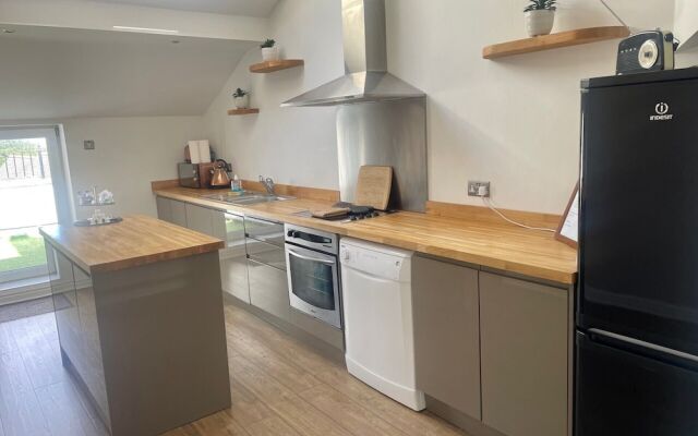 Beach House - Penthouse 3 Bed Apartment
