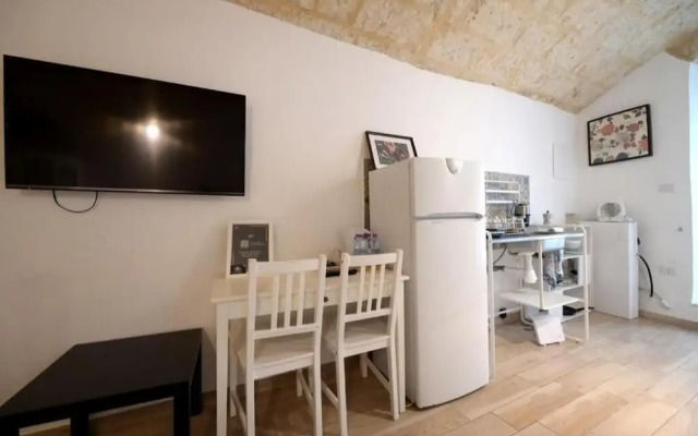 Bari LandLord 31