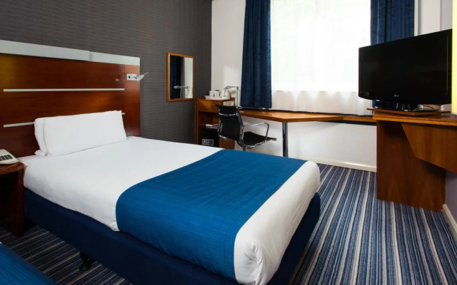 Holiday Inn Express London - Wimbledon South by IHG