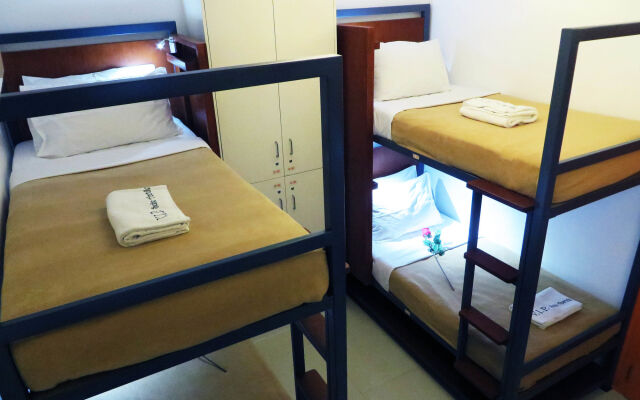 VIP Suite Hostel - Makati