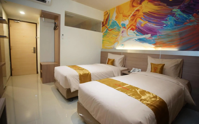 Triizz Hotel Semarang by Royal Singosari (Formerly Faustine Semarang)