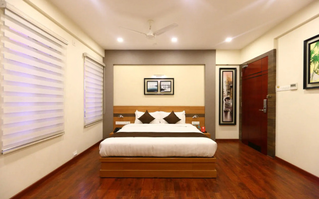OYO 8108 Adore Residency