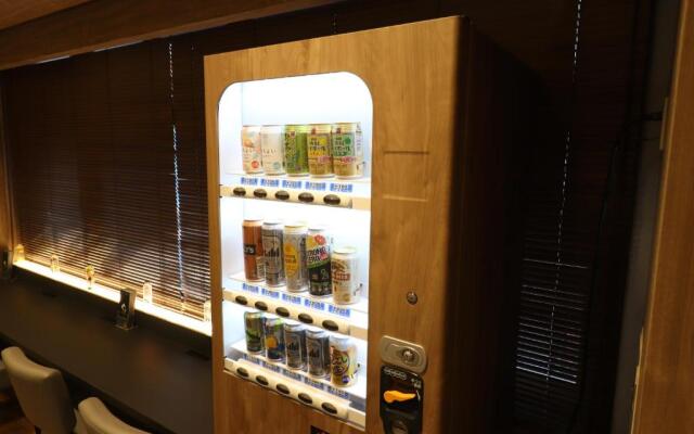 Leo Yu Capsule Hotel Nishifunabashi