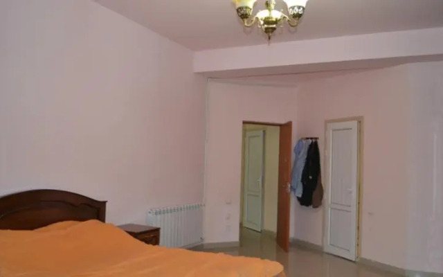 Northern Avenue Apartment