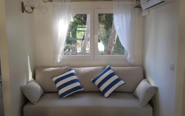 Mobile Homes - Port 9 Camping