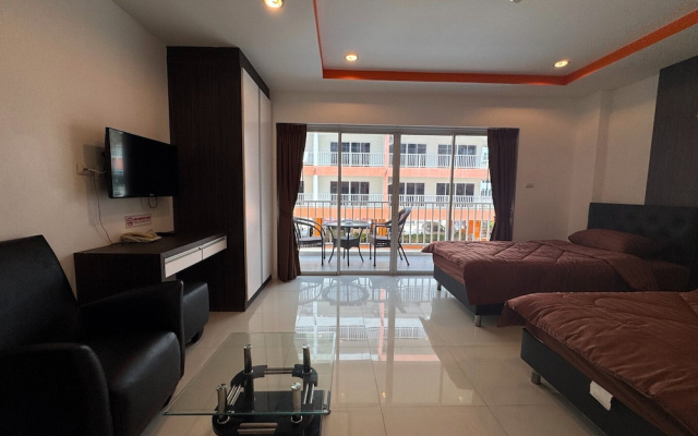 Pool-view Studio With Balcony - New Nordic VIP 4, Pratumnak