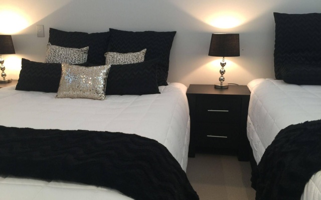 Picton Waterfront Apartments – Guest Rooms – Picton