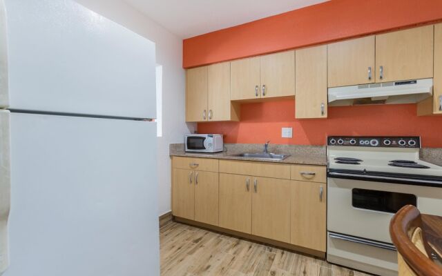 Studio 6 Englewood, FL