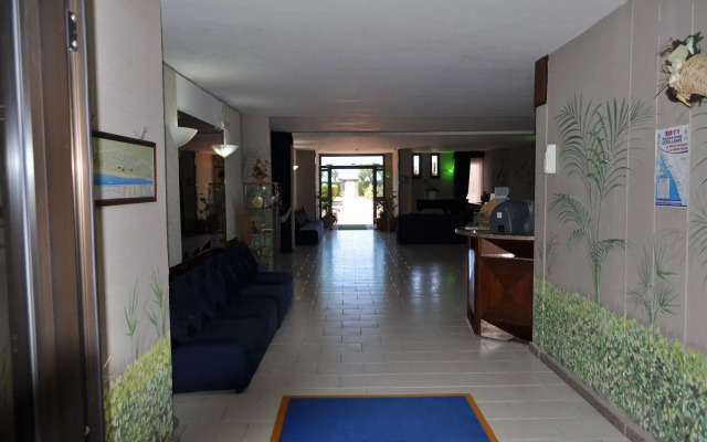 Cumeja Beach Club & Hotel