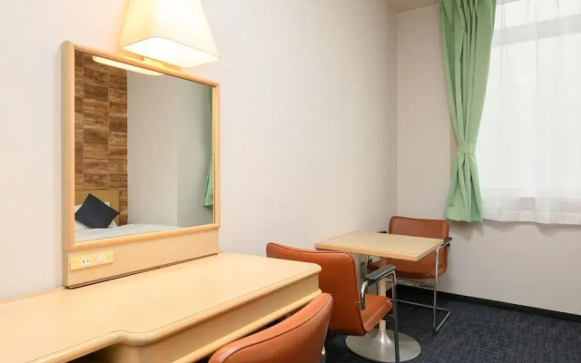 Oyo Ueda Station Hotel