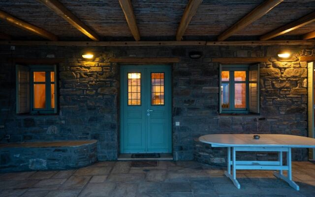 Luxury Breathtaking Villa in Paros