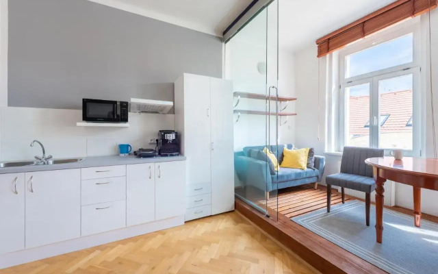 Modern apartment few steps from centre