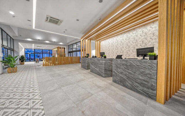 Broncemar Beach Suites Hotel