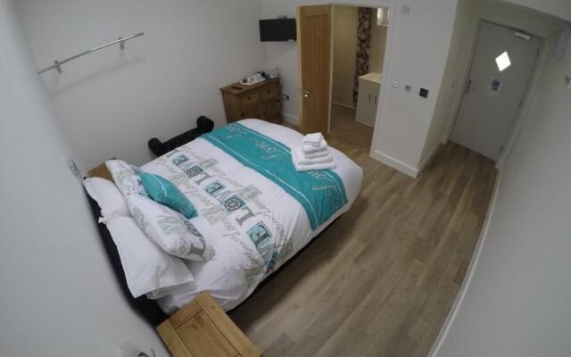 Deepcut Lodge Bed and Breakfast Self Service