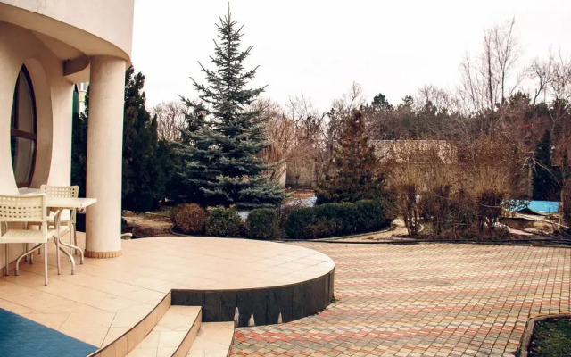 Golden Palace Resort and Spa