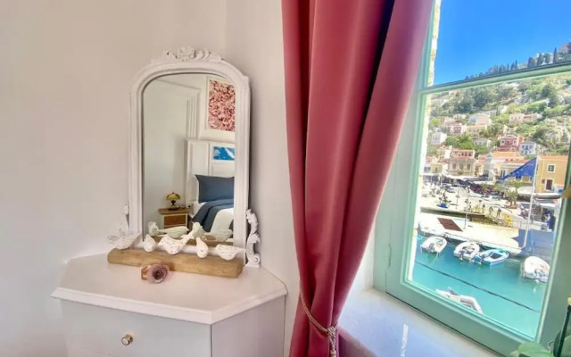 Athenas - Neoclassic Harbour View