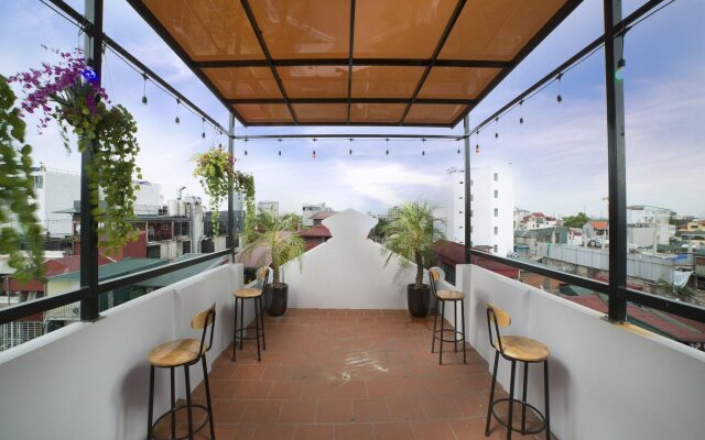 Golden Sail Hotel