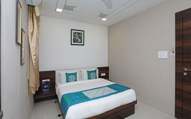 Oyo 9972 Hotel Kingfisher