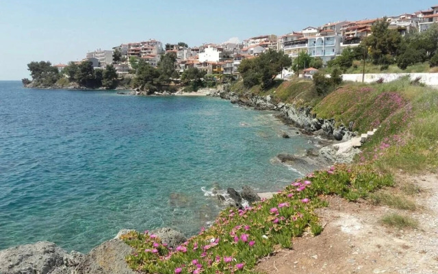 Lovely Apartment, sea View, Neos Marmaras, Greece