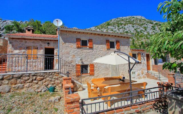 Lovely Holiday Home in Starigrad with Private Swimming Pool