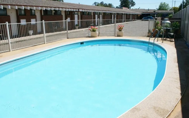 The Plains Motor Inn