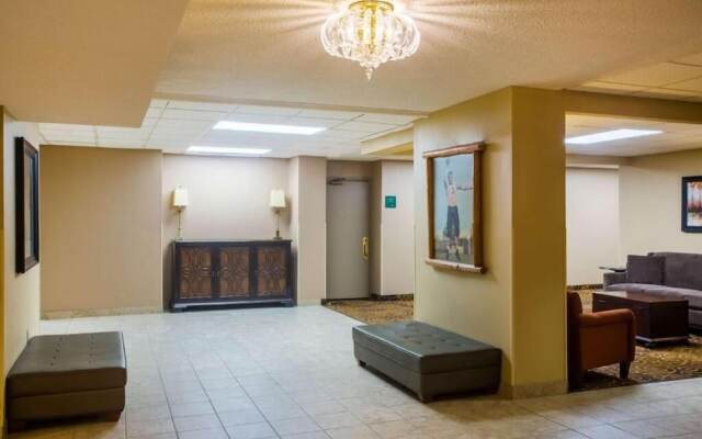 Riverfront Hotel