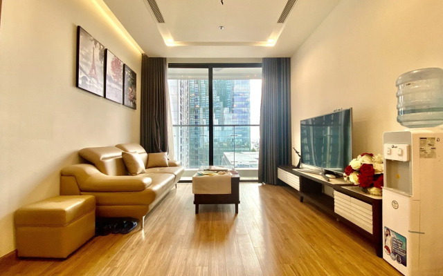 Sunny Vinhomes Metropolis Apartment