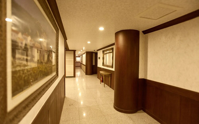 Gunsan Riverhill Hotel