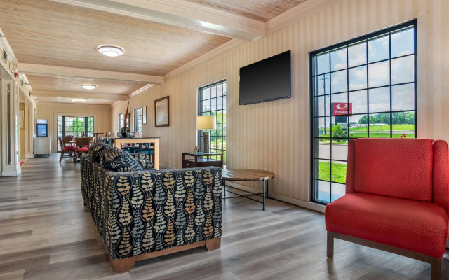 Econo Lodge Inn & Suites Philadelphia MS