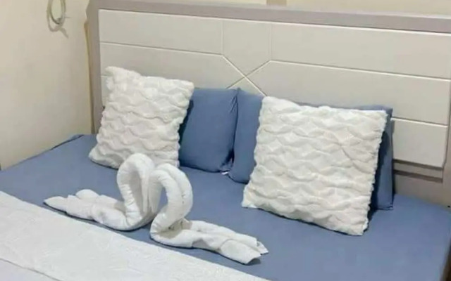 Cozy Pasay Condo with Pool Access