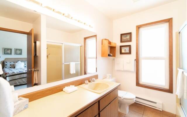 Neskowin Nest 4 Br home by RedAwning