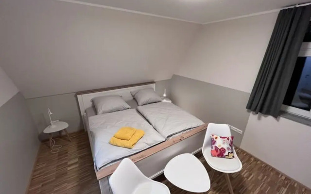 Small Boulder Comfortable Vacation Home