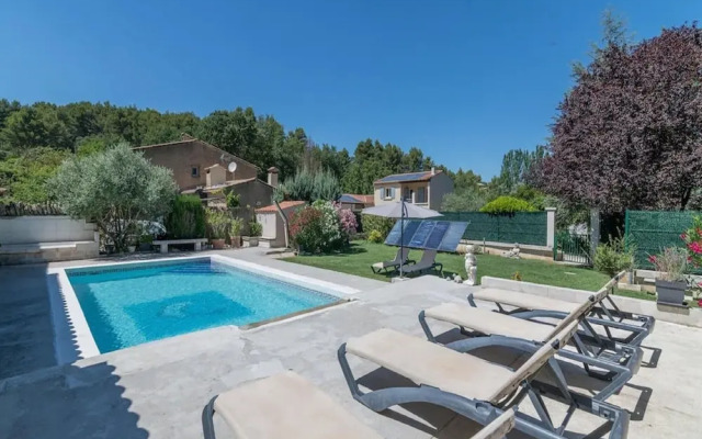 Superb House With Pool Near the Luberon