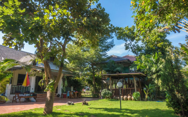 Plus Hostel Ayutthaya