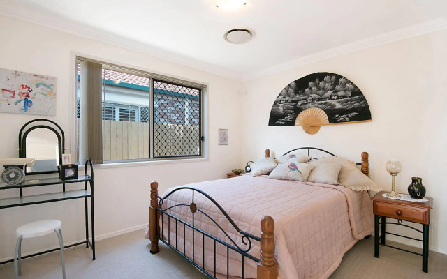 Central Redcliffe Holiday House