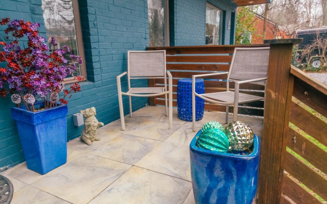 Modern Blue Ultra Chic Nashville Retreat