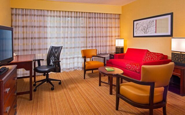 Courtyard by Marriott Richmond Northwest