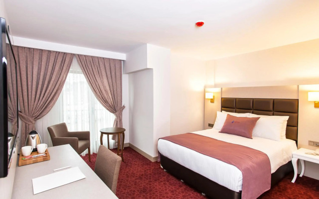 Perla Arya Hotel
