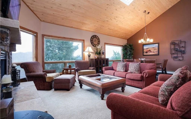 Churchill Lodge South