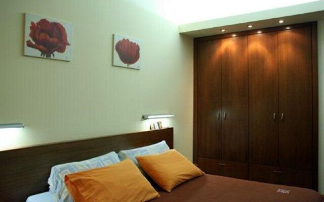 Golden Sun Apts