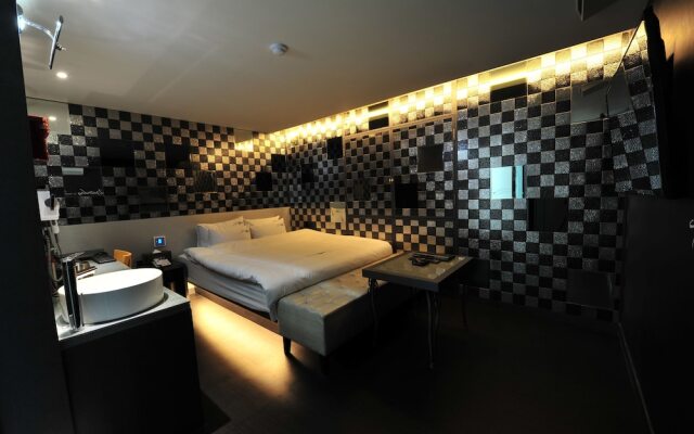 YTT Motel